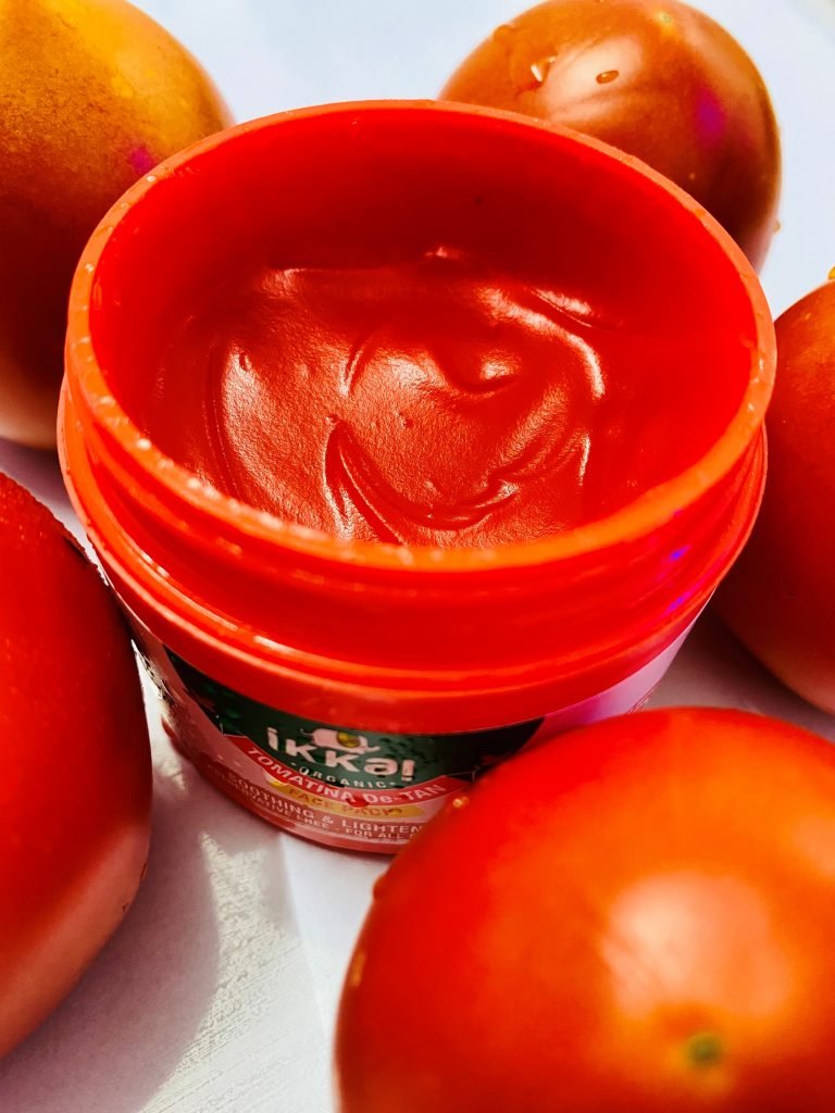 Ikkai Tomatina De-Tan Face Pack Texture